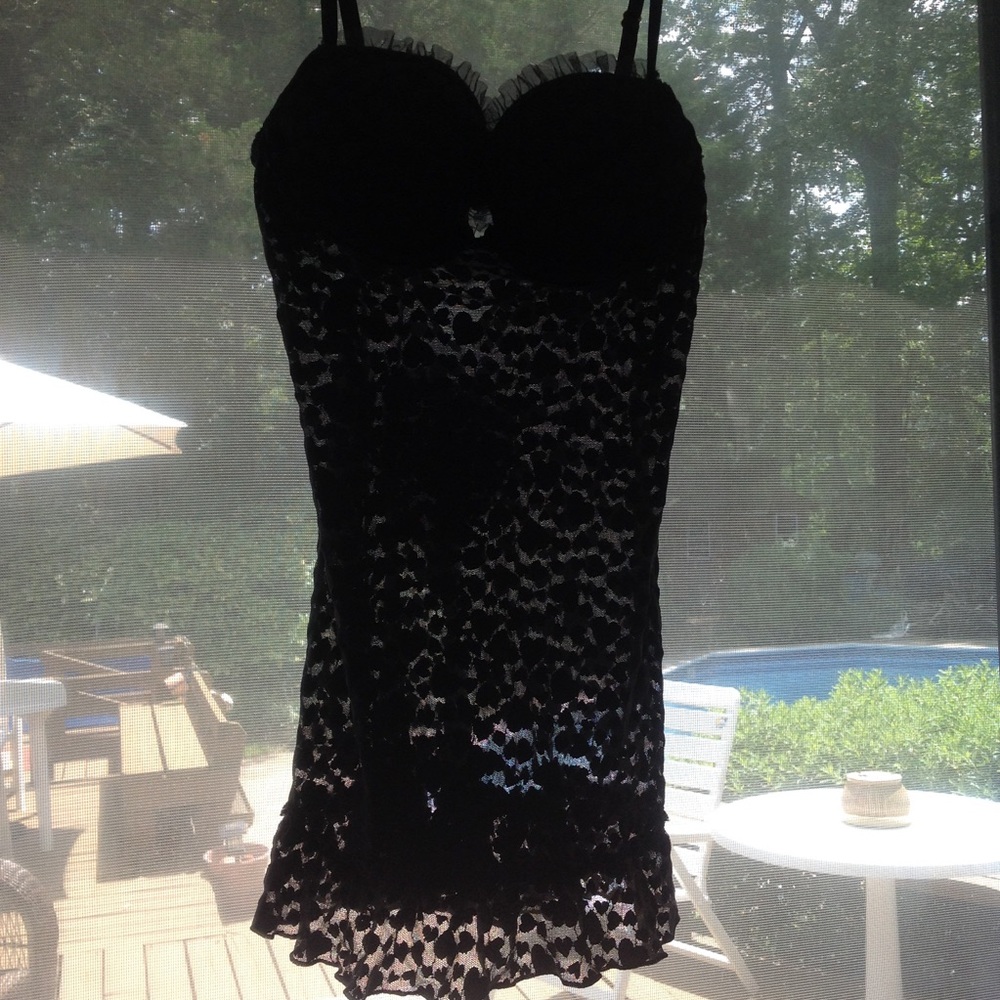 Victoria’sSecret black sheer lingerie top(only).NWT.Molded cups.Ruffled bottom.